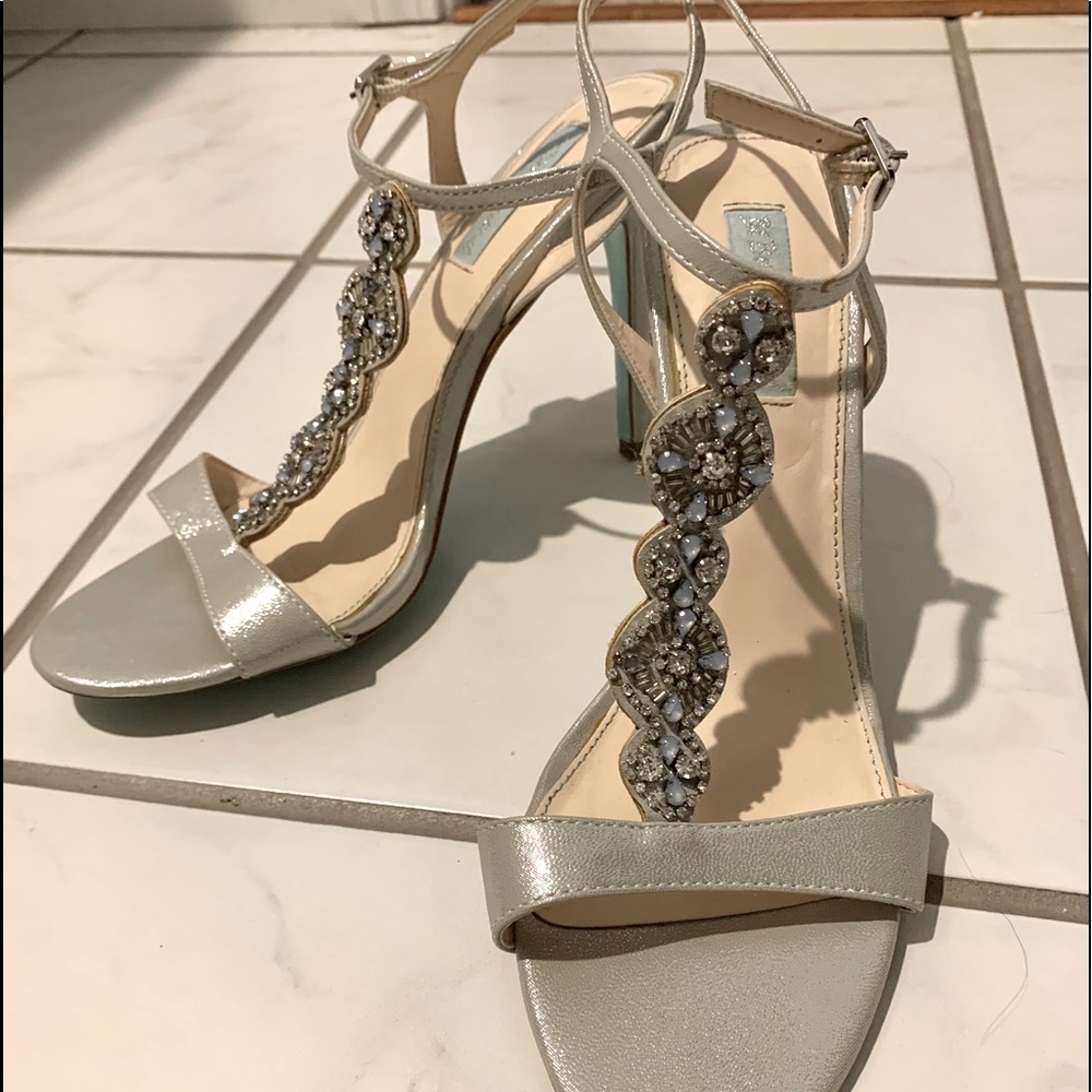 STUNNING Betsey Johnson Pumps (10)